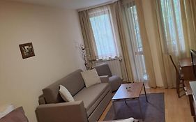 Family Studio 302, Villa Park